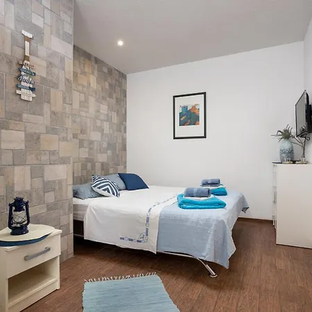 Apartment&rooms Luma Combine Beach&old Town *